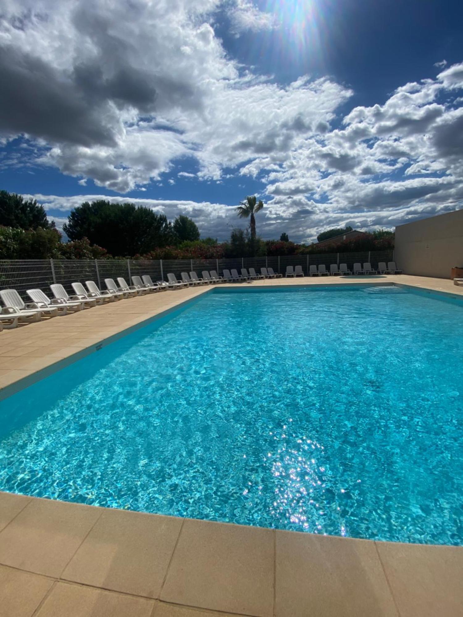 Chez Christelle Et Norbert Villa Gallargues Le Montueux Bagian luar foto